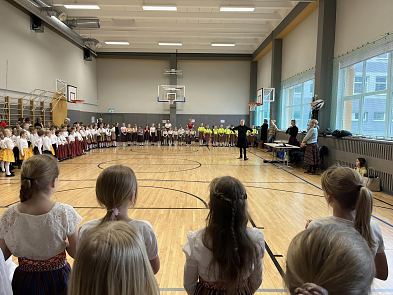 ''L�hte lahedad'' lustisid tantsupeo meeleolus