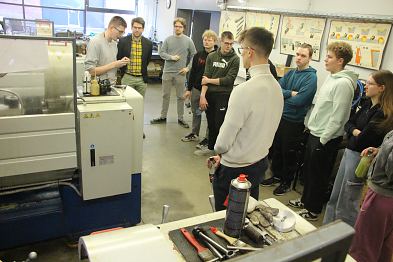 Tehnoloogia�pilased k�lastasid Eesti Maa�likooli