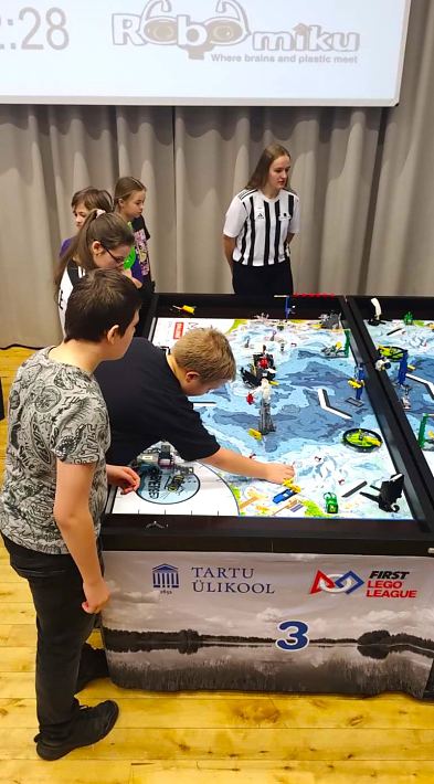 Robotliigas v�eti m��tu